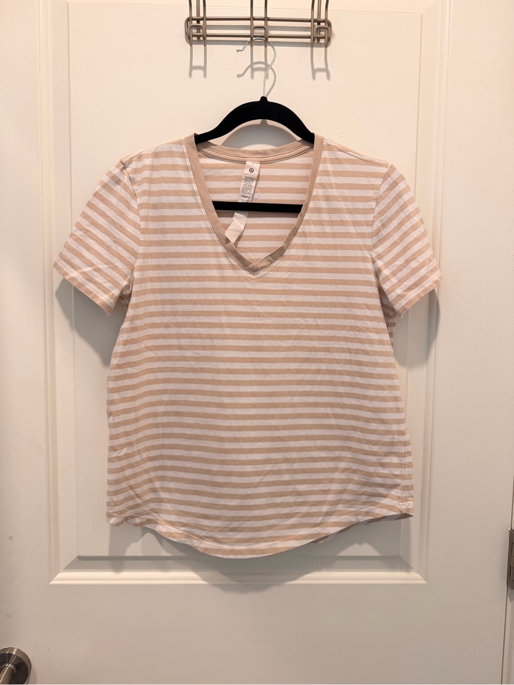 Lululemon V-Neck Striped
Tee Size 8 Beige White Short Sleeve